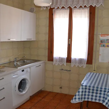 Charming Flat Close To The - Beahost