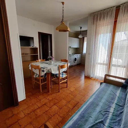 Apartment Charming Flat Close To The - Beahost *